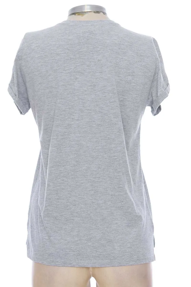 TOP / CAMISETA COLOR GRIS  PEOPLE