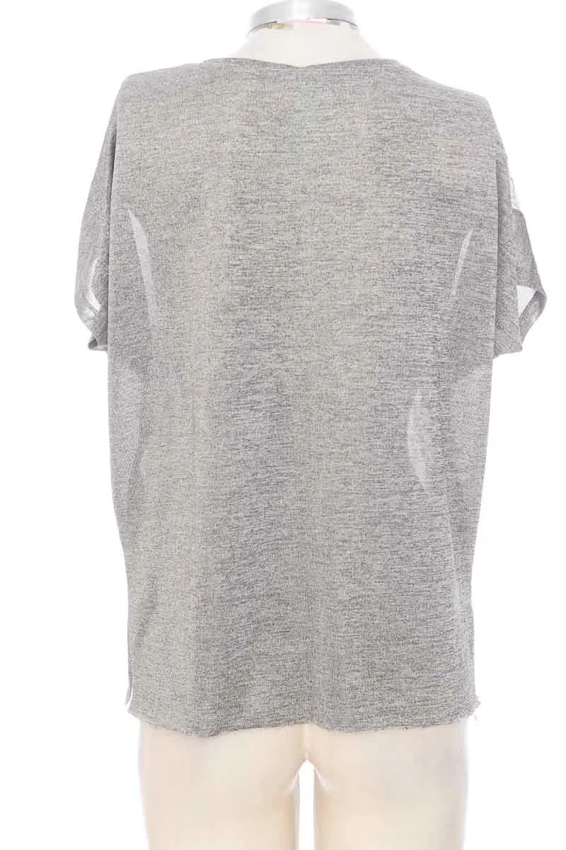 TOP / CAMISETA COLOR GRIS  ZARA
