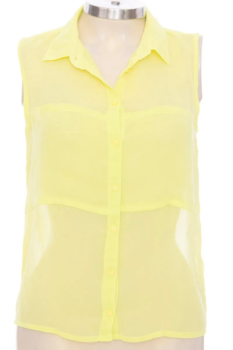 TOP / CAMISETA COLOR VERDE  BERSHKA