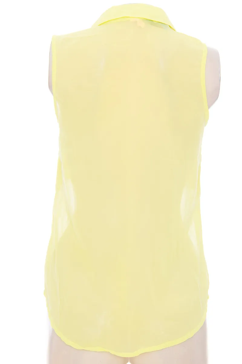 TOP / CAMISETA COLOR VERDE  BERSHKA
