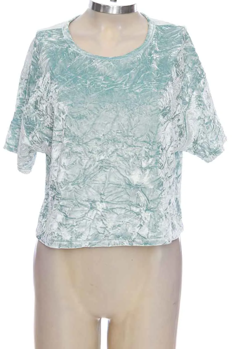 TOP / CAMISETA COLOR VERDE  ELA