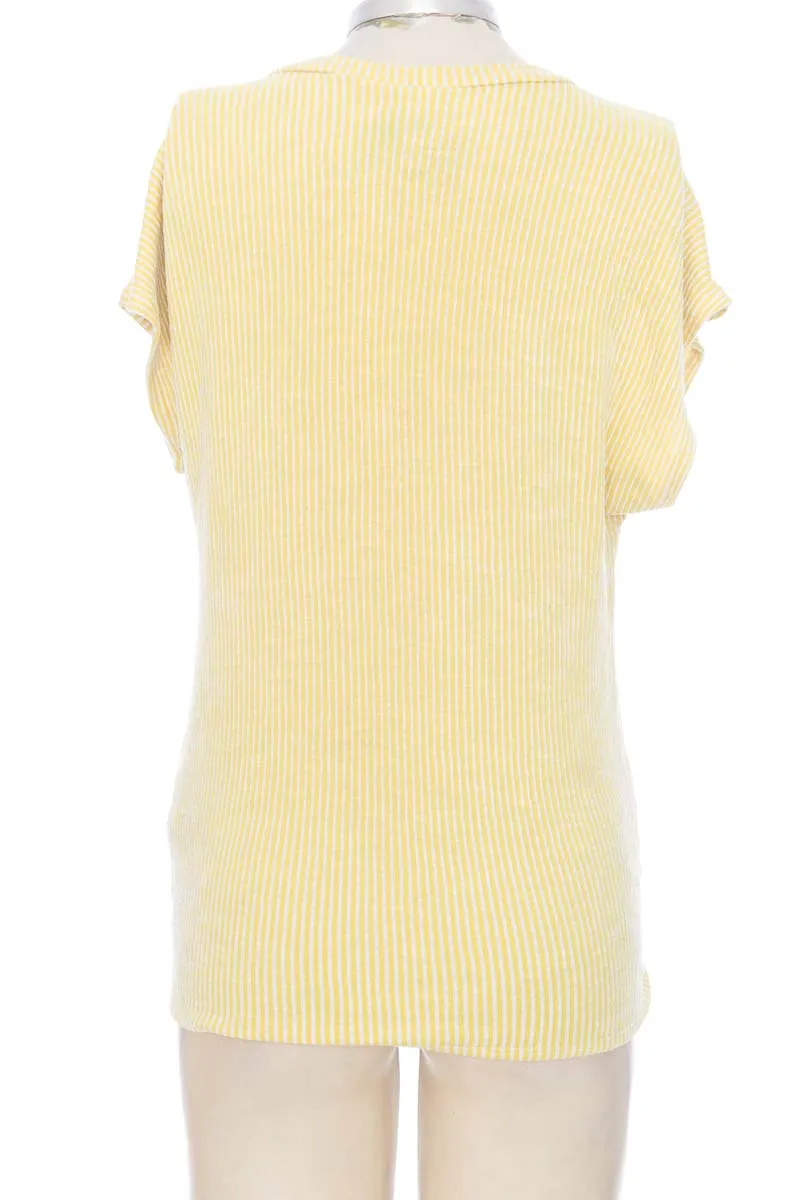 TOP / CAMISETA COLOR VERDE  LAVISH
