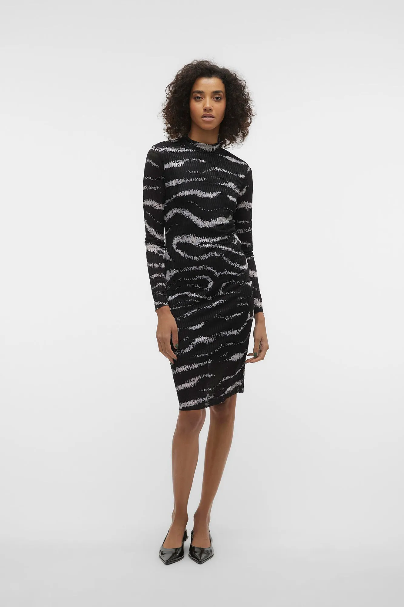 Vero Moda Vestido corto de manga larga