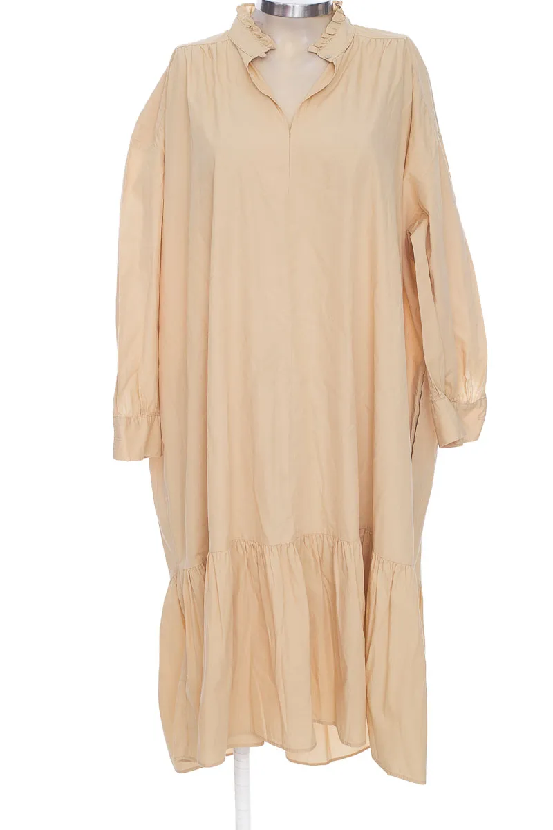 VESTIDO / ENTERIZO COLOR BEIGE  ZARA