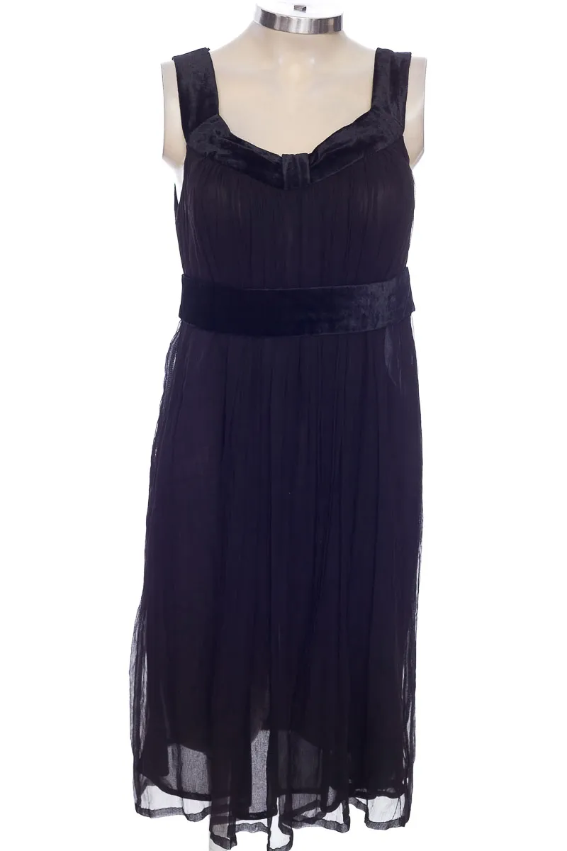VESTIDO / ENTERIZO COLOR NEGRO  ZARA