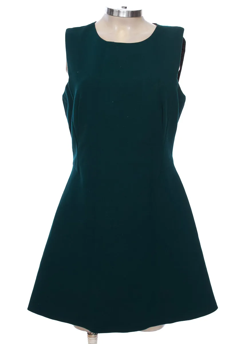 VESTIDO / ENTERIZO COLOR VERDE  ZARA