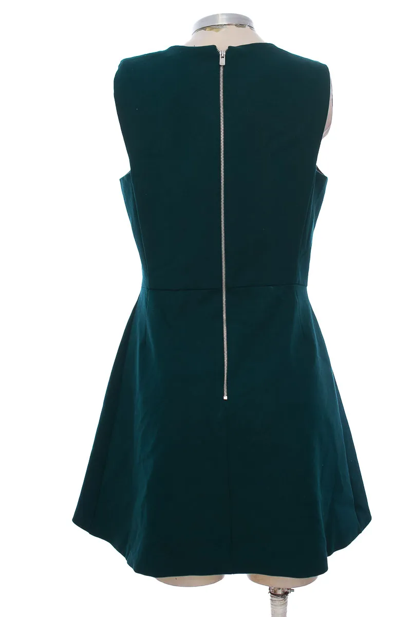 VESTIDO / ENTERIZO COLOR VERDE  ZARA