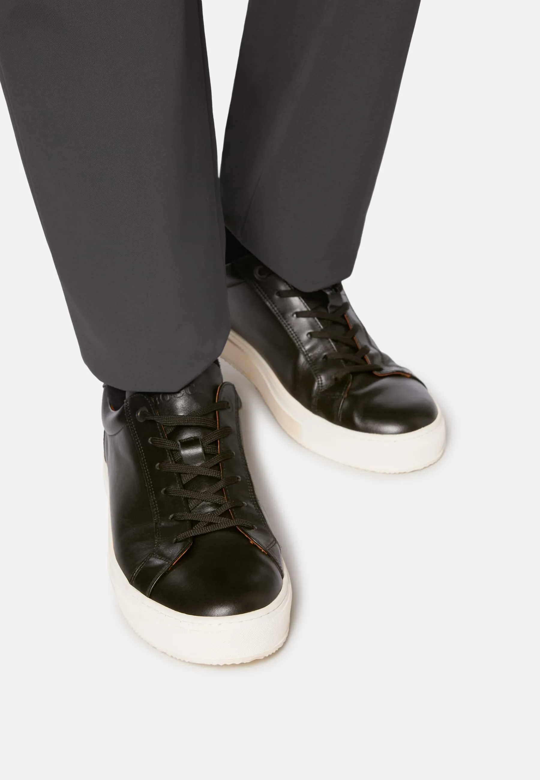 Zapatillas De Piel Negra