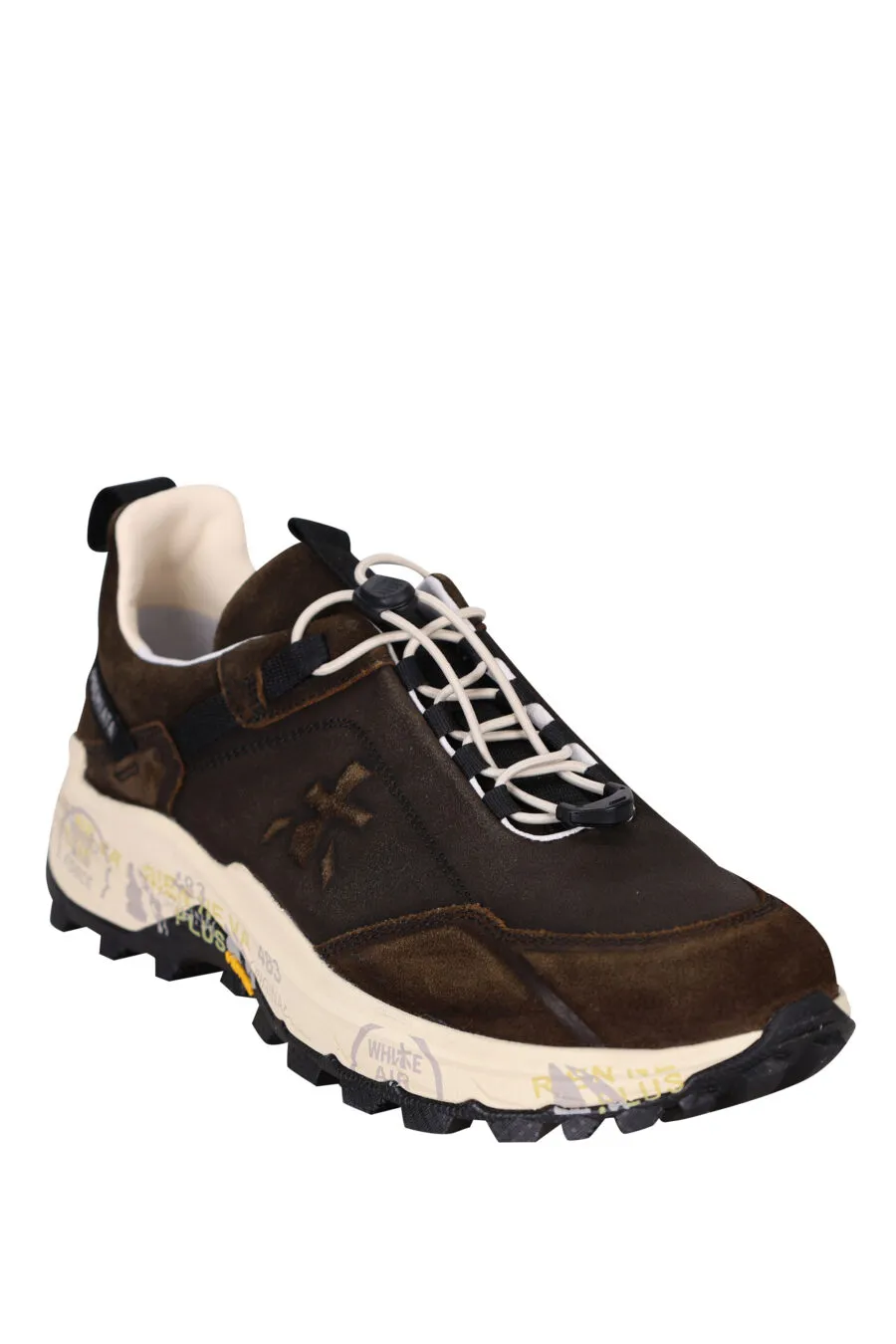 Zapatillas de senderismo negras suela blanca 