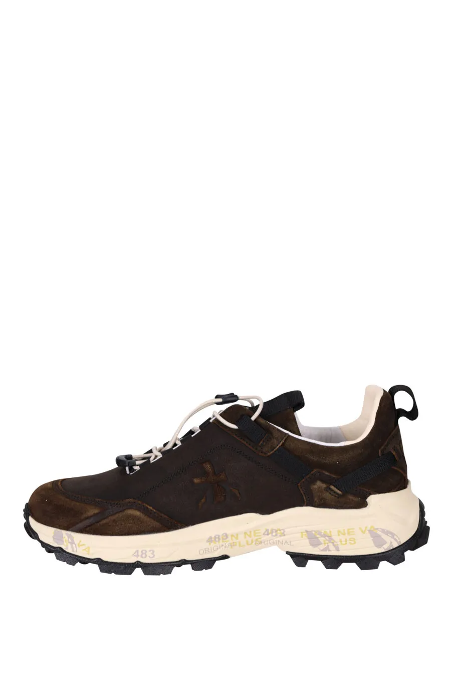 Zapatillas de senderismo negras suela blanca 