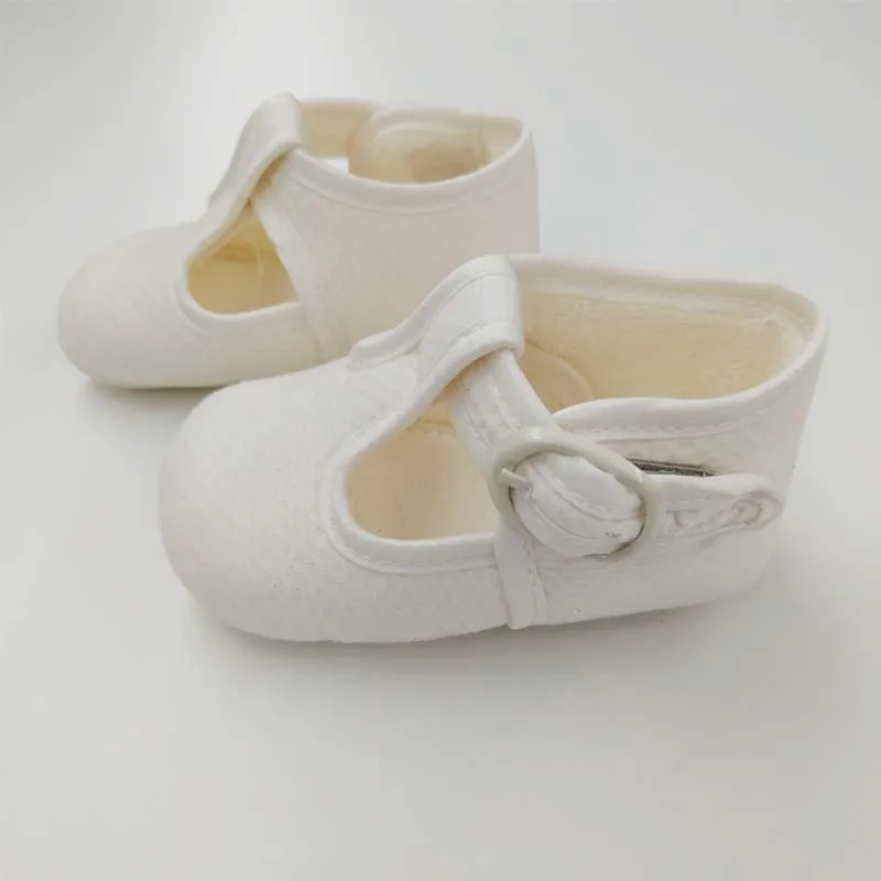 Zapatos bebé de tela beige de Cuquito