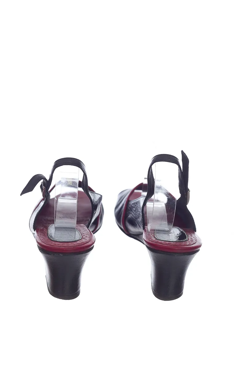 ZAPATOS COLOR NEGRO  CAPRINO